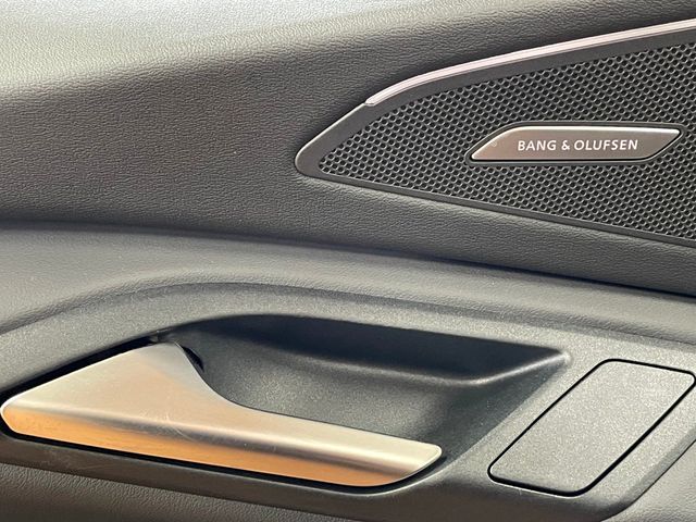 2025 AUDI Q6 - Image 12