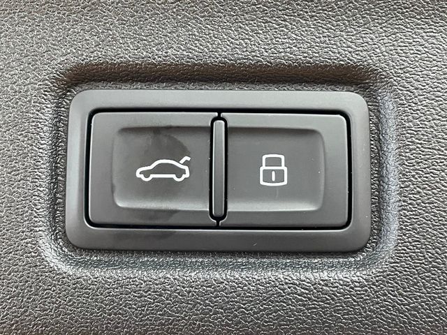 2025 AUDI Q6 - Image 19