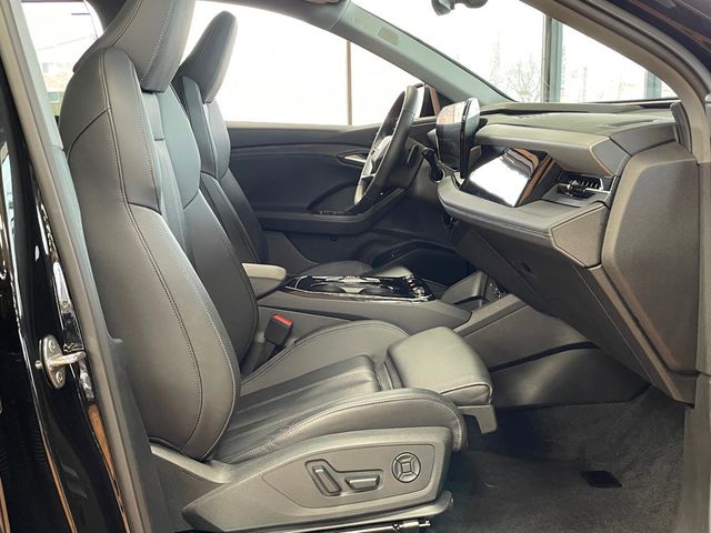 2025 AUDI Q6 - Image 21