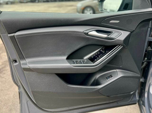 2025 Audi Q6 e-tron Premium Plus quattro - 23001131 - 11