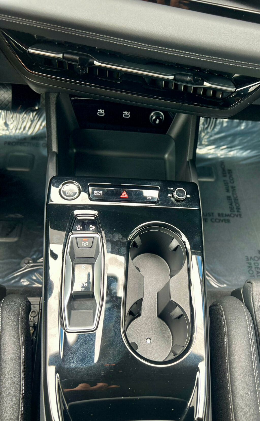2025 Audi Q6 e-tron Premium Plus quattro - 23001131 - 32