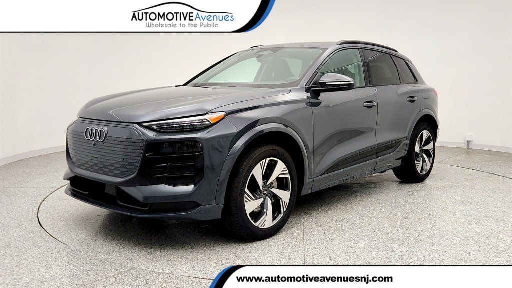 2025 Audi Q6 e-tron Premium Plus quattro w/ Warm Weather & 20'' Wheel Packages - 23013570 | Video 1