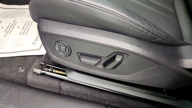 2025 Audi Q6 e-tron Premium Plus quattro w/ Warm Weather & 20'' Wheel Packages - 23013570 - 11