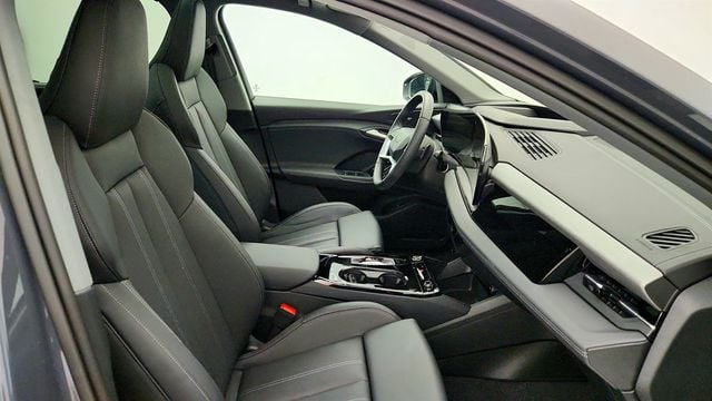 2025 Audi Q6 e-tron Premium Plus quattro w/ Warm Weather & 20'' Wheel Packages - 23013570 - 23
