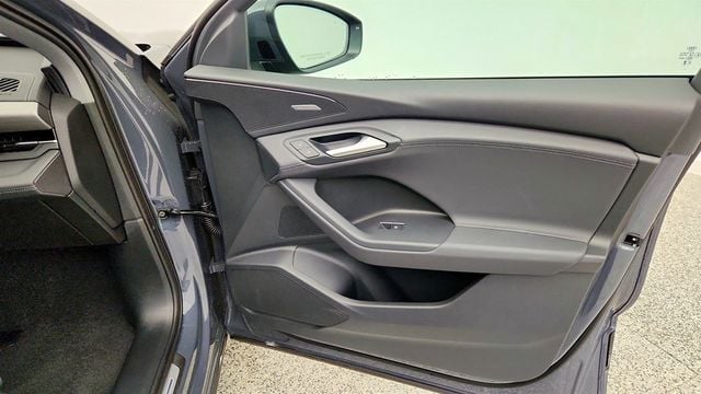 2025 Audi Q6 e-tron Premium Plus quattro w/ Warm Weather & 20'' Wheel Packages - 23013570 - 25