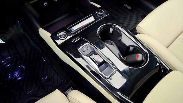 2025 Audi Q6 e-tron Premium Plus quattro w/ Warm Weather Pkg & 20'' Wheels - 23090442 - 15