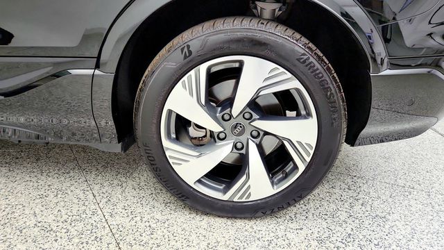 2025 Audi Q6 e-tron Premium Plus quattro w/ Warm Weather Pkg & 20'' Wheels - 23090442 - 8