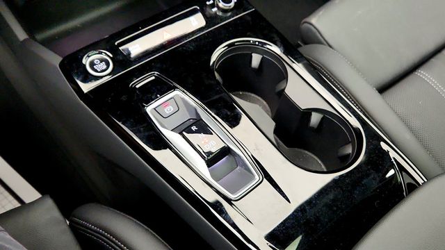 2025 Audi Q6 e-tron Prestige quattro w/ Warm Weather Pkg & 20'' Wheel Pkg - 23034790 - 14