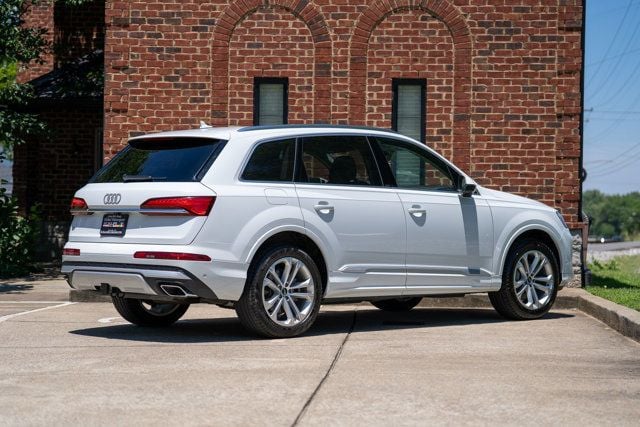 2025 Audi Q7 45 Premium Plus quattro Tiptronic's photo
