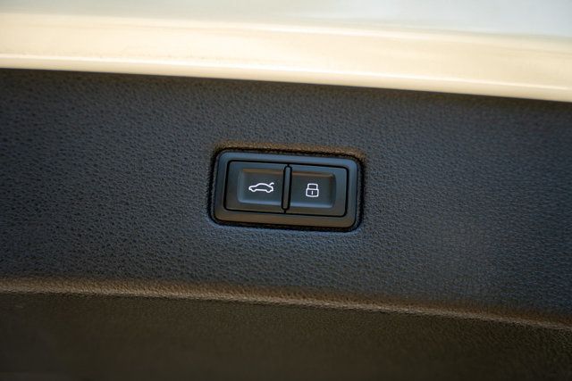2025 Audi Q7 MSRP$69240/PremiumPlus/ExecutivePkg/PremiumPlusPkg/NAV - 23036246 - 55
