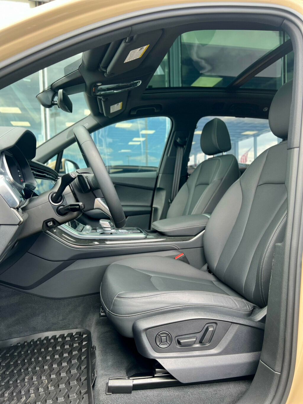 2025 Audi Q7 Premium Plus 55 TFSI quattro - 23020731 - 17