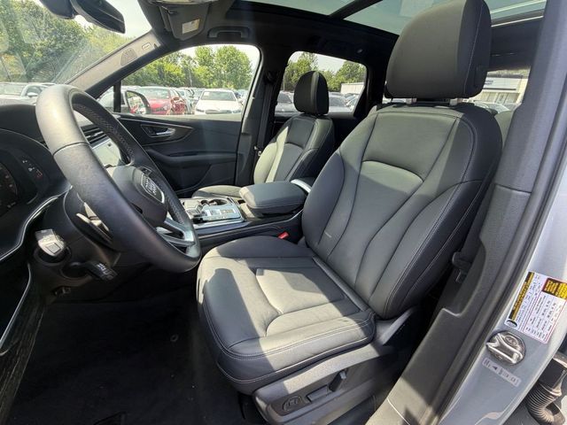 2025 Audi Q7 Premium Plus 55 TFSI quattro w/ Black Optic Pkg & B&O - 22914627 - 11