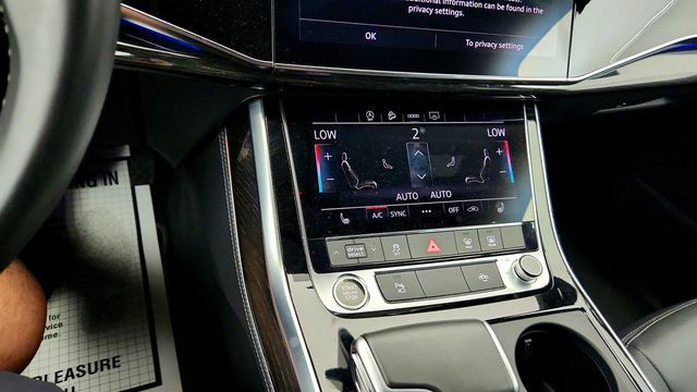 2025 Audi Q7 Premium Plus 55 TFSI quattro w/ B&O Audio - 23041106 - 17