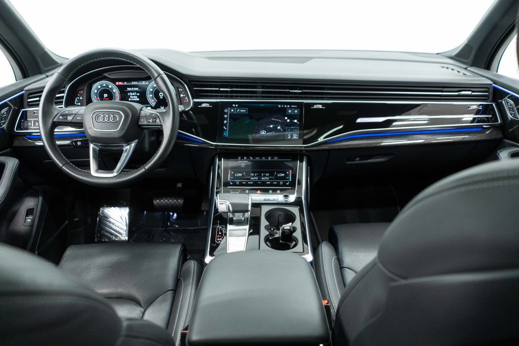 Audi Q7 photo 10