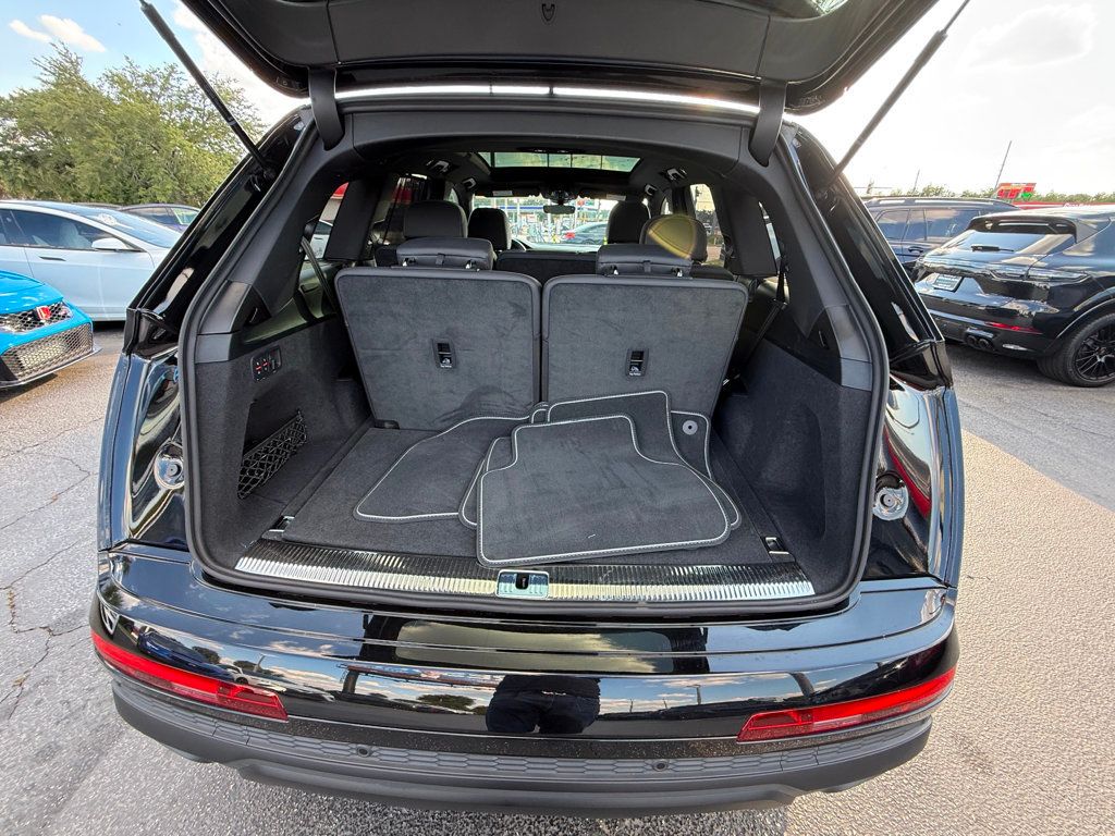 2025 Audi Q7 *Q7 PREMIUM PLUS55 AWD**EXECUTIVE PACKAGE**BLACK OPTIC PACKAGE** - 23021791 - 31