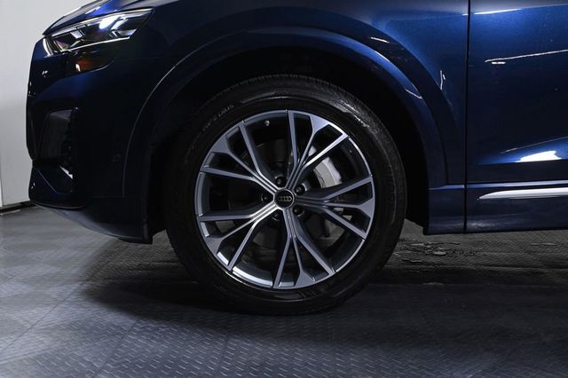 2025 Audi Q8 55 Premium - 23026029 - 22