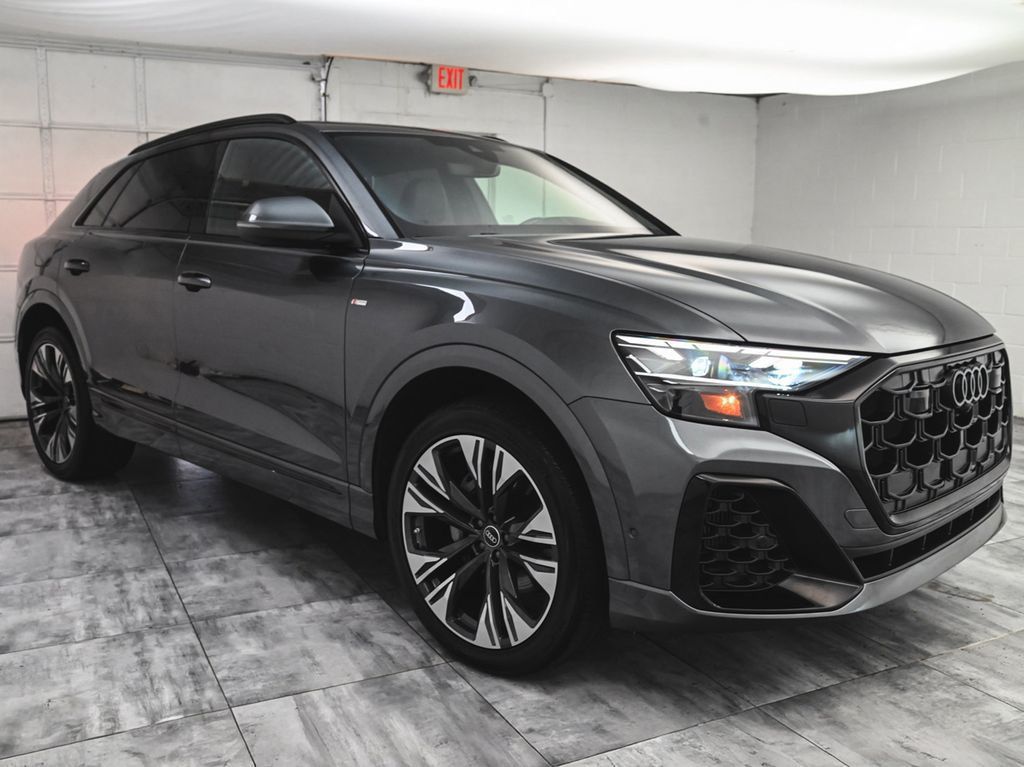 Audi Q8 photo 3