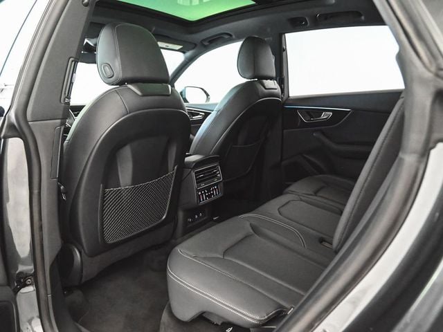 2025 Audi Q8 55 Premium Plus - 23055719 - 32