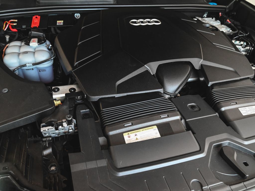 Audi Q8 photo 39