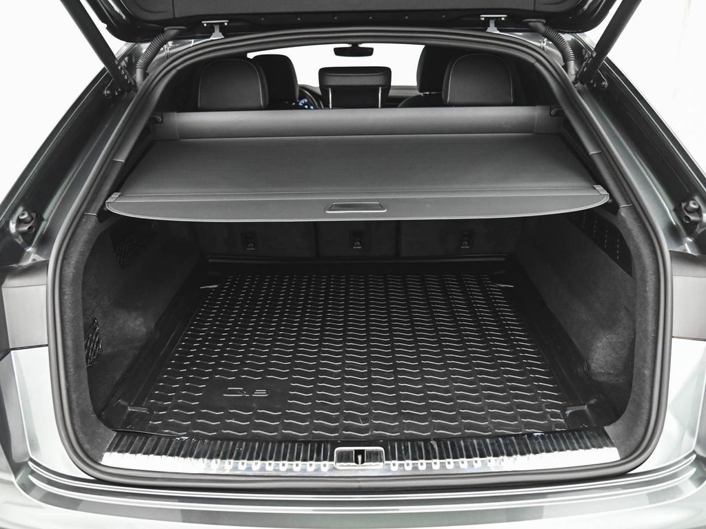 Audi Q8 photo 41