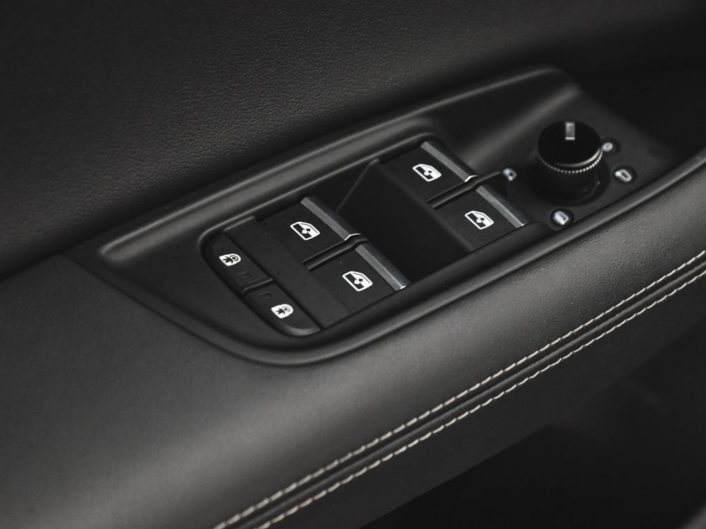 Audi Q8 photo 9