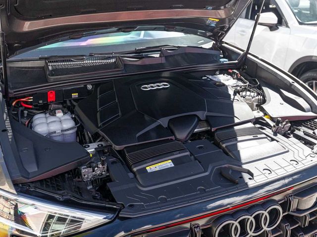 2025 Audi Q8 55 Premium Plus - 23083304 - 32