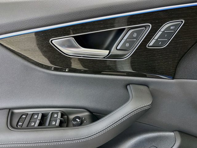 2025 Audi Q8 Premium Plus 55 TFSI quattro - 23058007 - 23