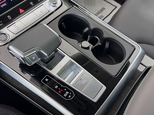 2025 Audi Q8 Premium Plus 55 TFSI quattro - 22995914 - 17