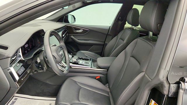 2025 Audi Q8 Premium Plus 55 TFSI quattro with Black Optic Package - 22972018 - 19