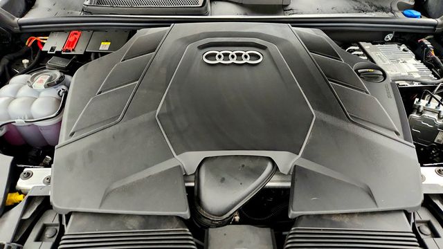 2025 Audi Q8 Premium Plus 55 TFSI quattro with Black Optic Package - 22972018 - 25