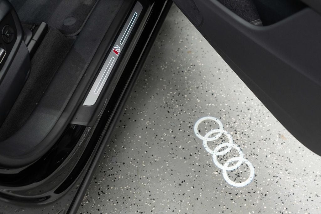 2025 Audi Q8 Prestige 55 photo 12