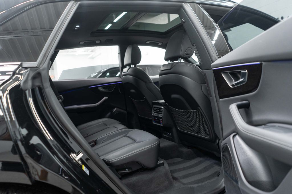 2025 Audi Q8 Prestige 55 photo 13
