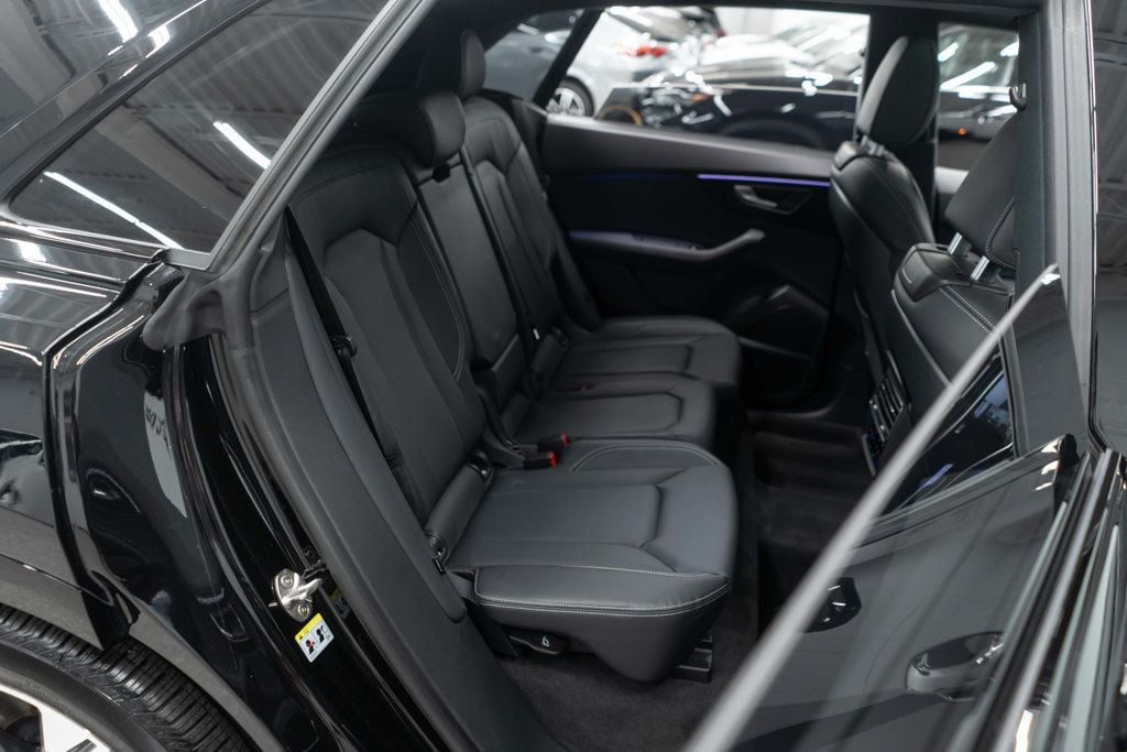 2025 Audi Q8 Prestige 55 photo 14