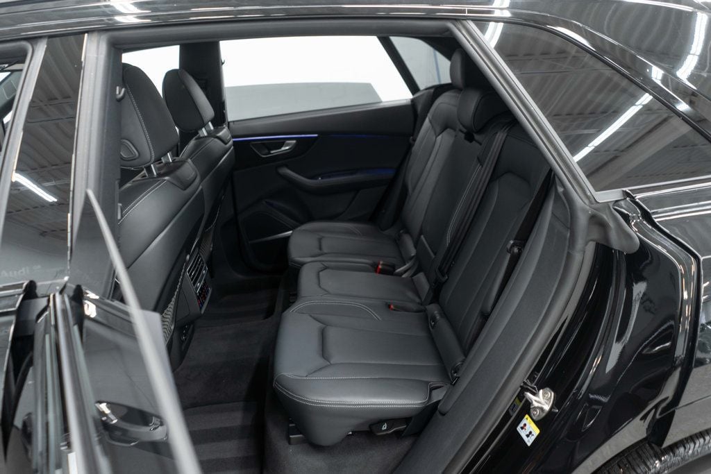 2025 Audi Q8 Prestige 55 photo 16