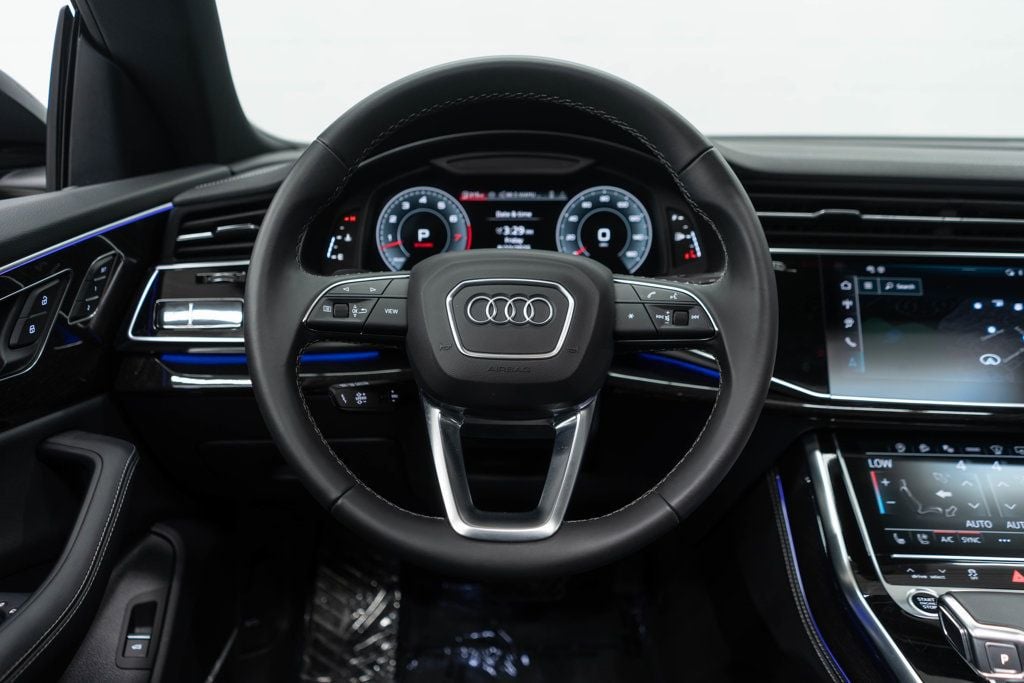 2025 Audi Q8 Prestige 55 photo 18