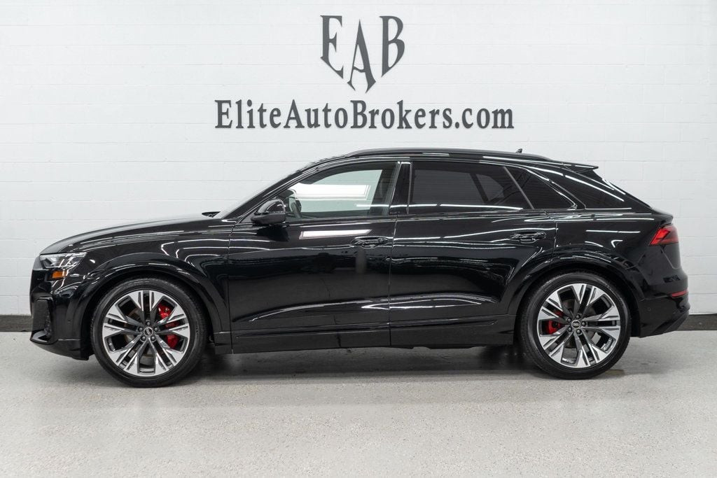 2025 Audi Q8 Prestige 55 photo 2