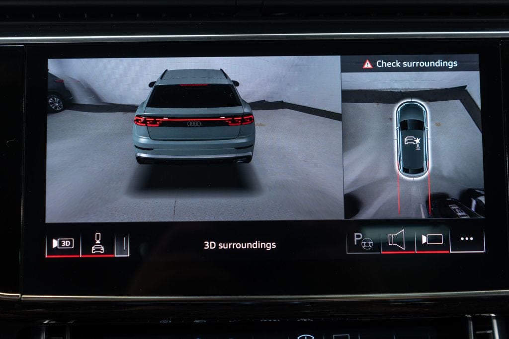 2025 Audi Q8 Prestige 55 photo 22