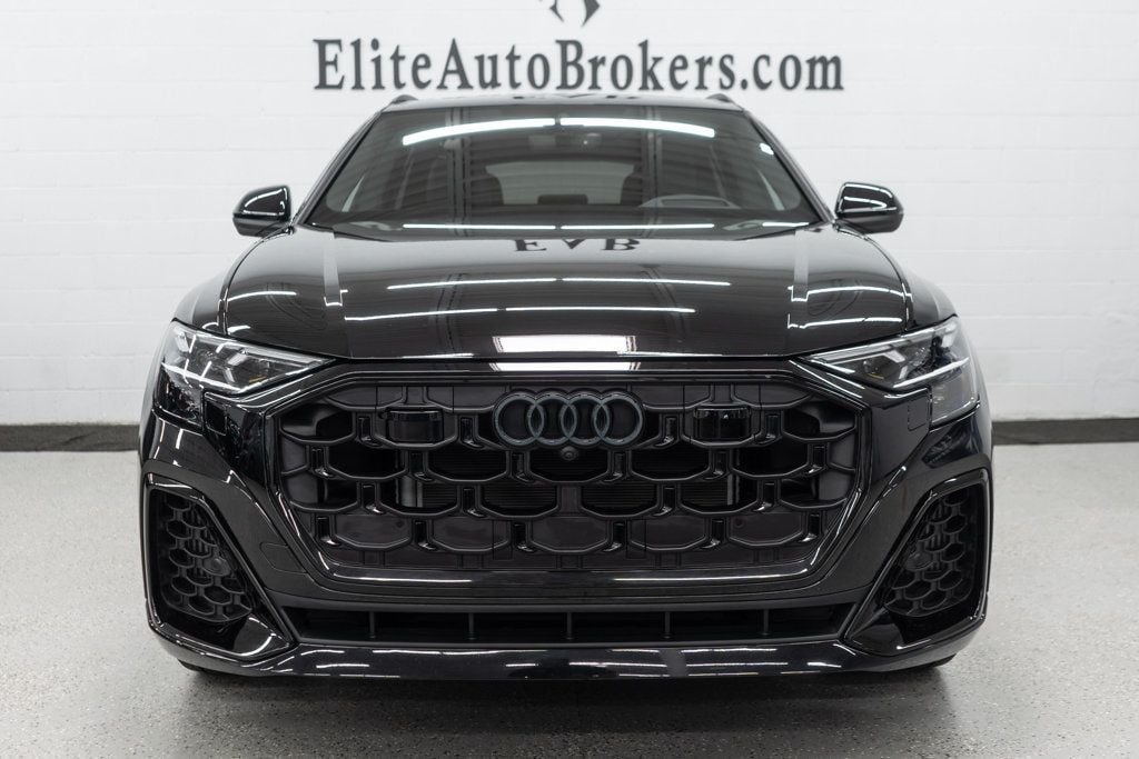 2025 Audi Q8 Prestige 55 photo 3