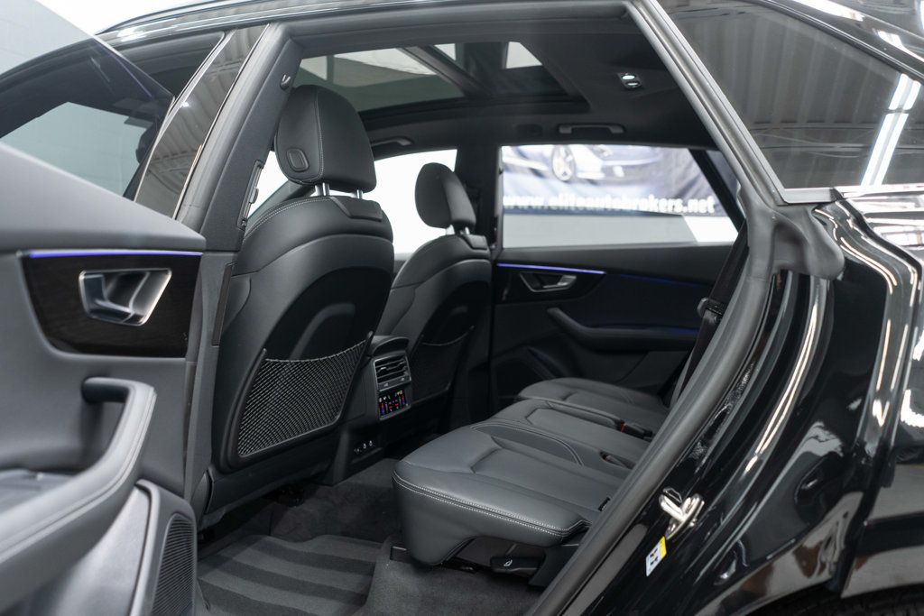 2025 Audi Q8 Prestige 55 photo 30