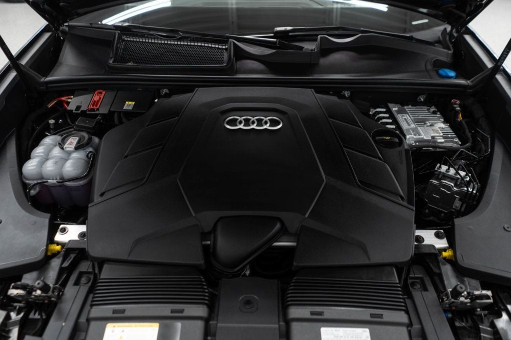 2025 Audi Q8 Prestige 55 photo 39