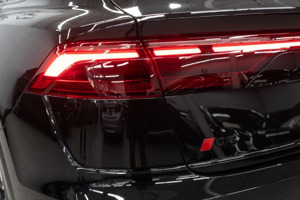 2025 Audi Q8 Prestige 55 photo 43