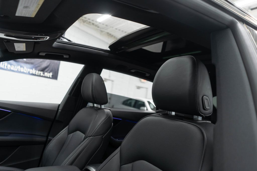 2025 Audi Q8 Prestige 55 photo 8