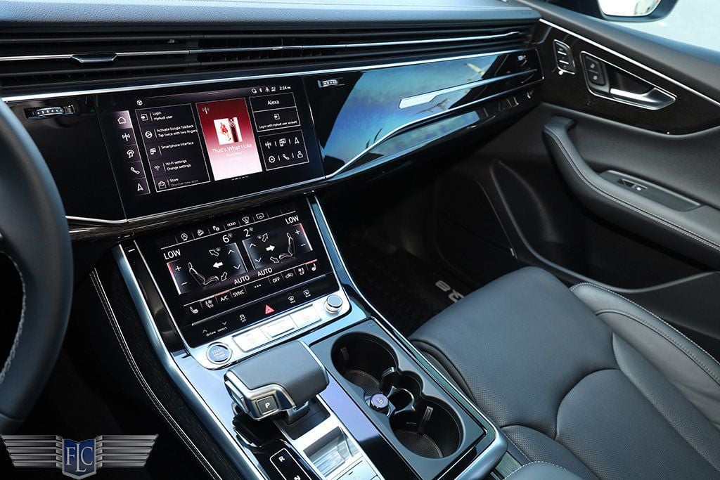 2025 Audi Q8 Prestige 55 TFSI quattro - 22934361 - 35
