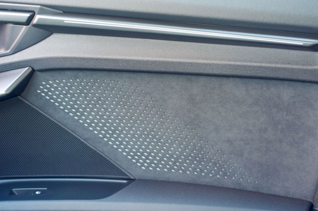 2025 Audi RS 3 RS3-DesignPkg/SonoPremiumAudio/CarbonAtlasInlays/PushButtonStart - 22970288 - 33