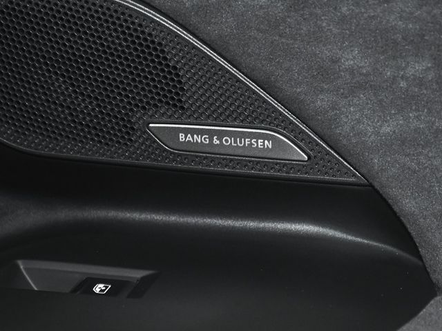 2025 Audi S6 Sportback e-tron Prestige - 22948367 - 38