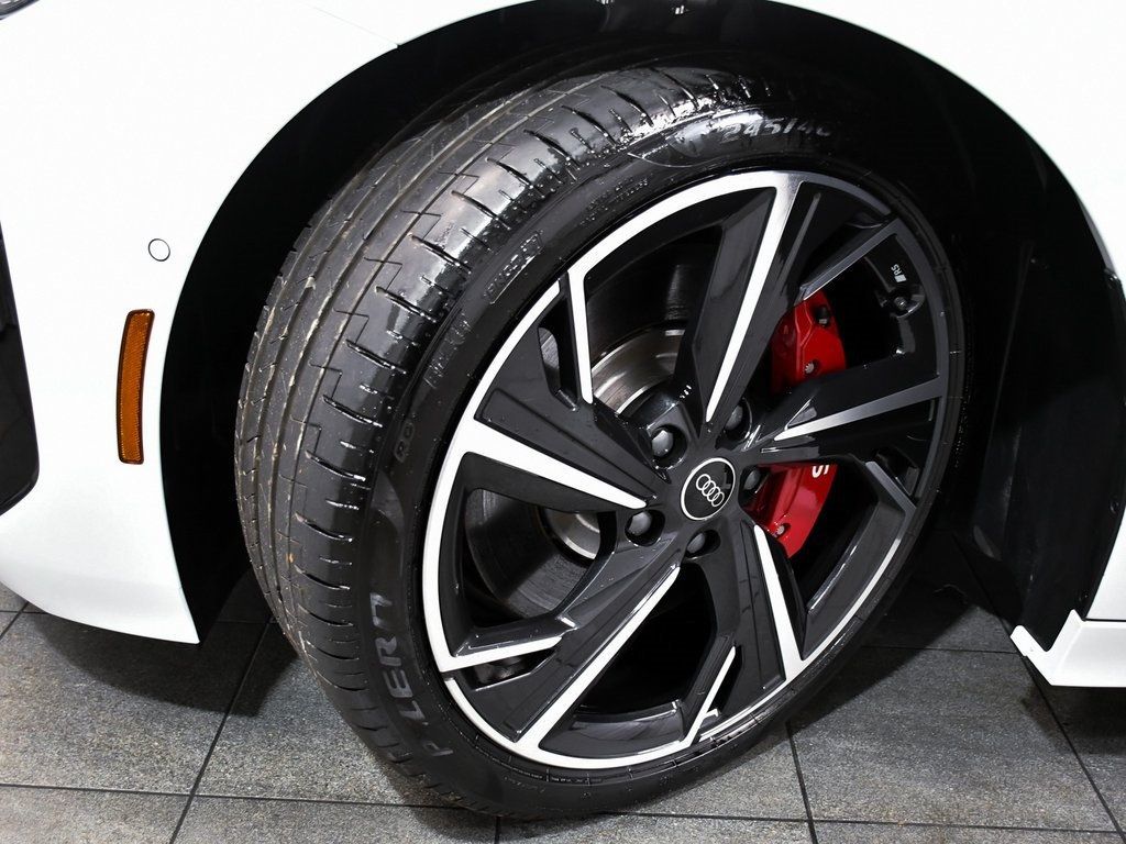 2025 Audi S6 Prestige photo 3