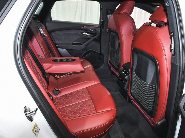 2025 Audi S6 Sportback e-tron Prestige - 23006676 - 65