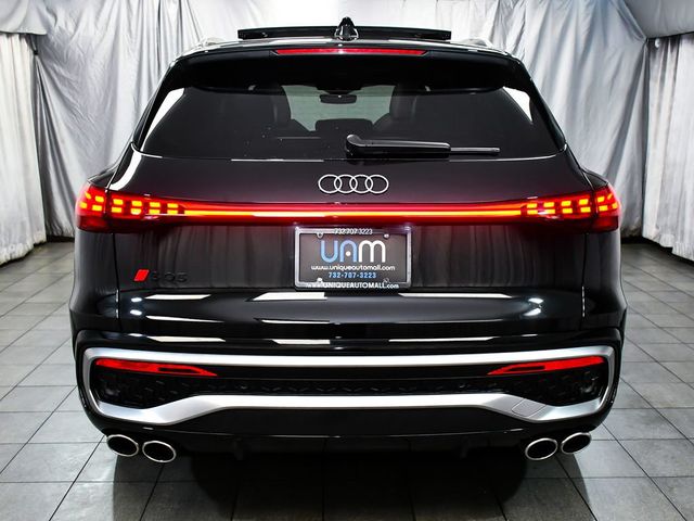 2025 Audi SQ5 Premium Plus's photo