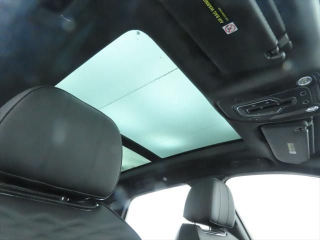 2025 Bentley Bentayga Azure AWD - 22981255 - 18