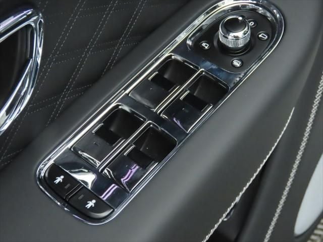 2025 Bentley Bentayga Azure AWD - 22981255 - 23